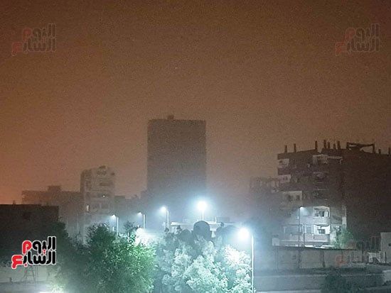 عاصفة ترابية تضرب أسوان (3) عاصفة ترابية تضرب أسوان (3)