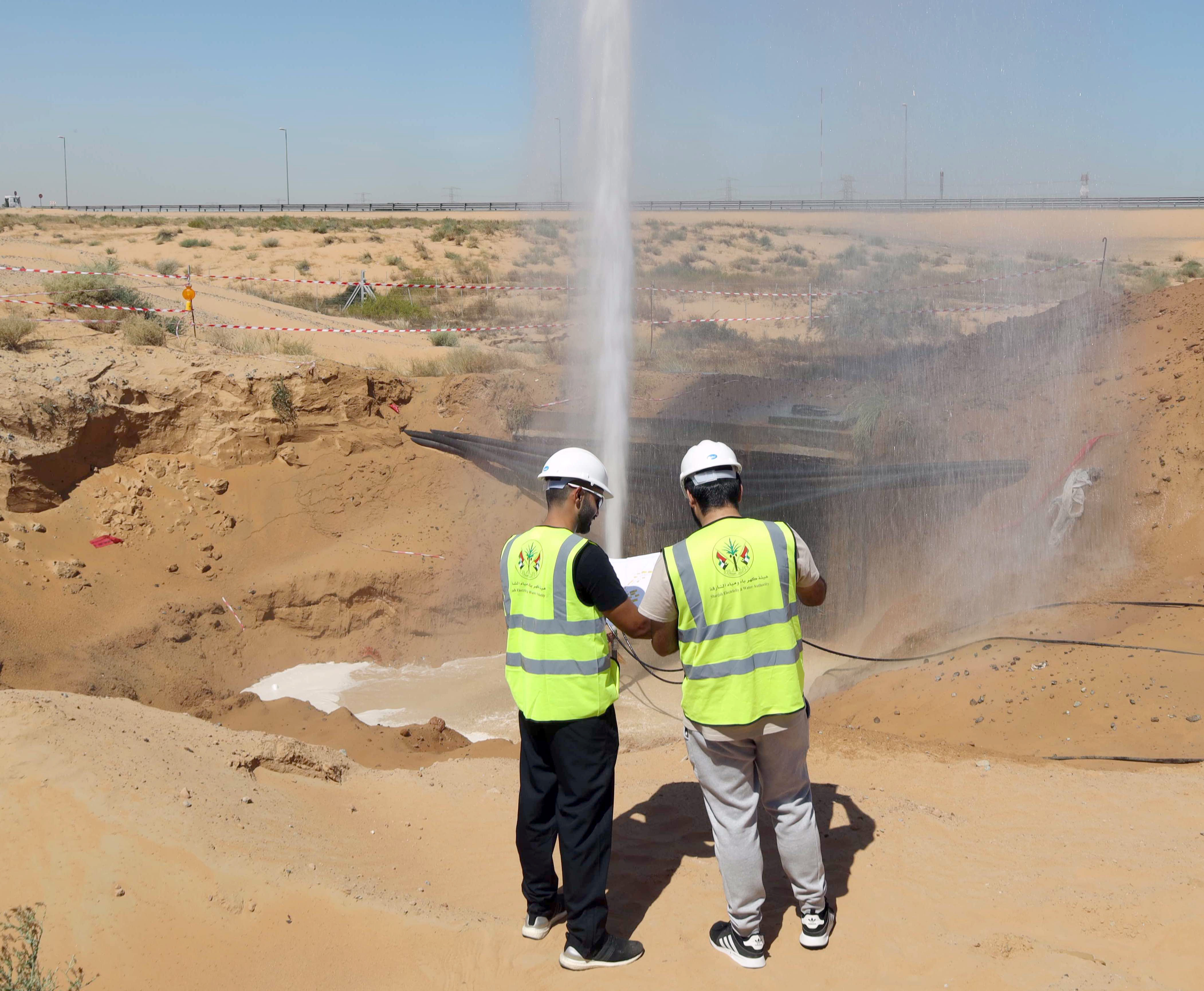 كهرباء الشارقة تنجز الخط الاستراتيجي لنقل المياه من محطة الزبير إلى ضاحية الشنوف
