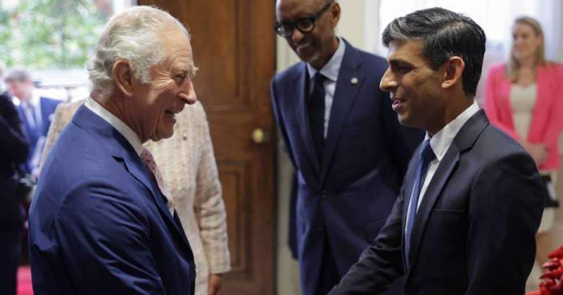 الملك تشارلز وسوناك يقودان احتفالات «يوم الذكرى» اليوم الأحد