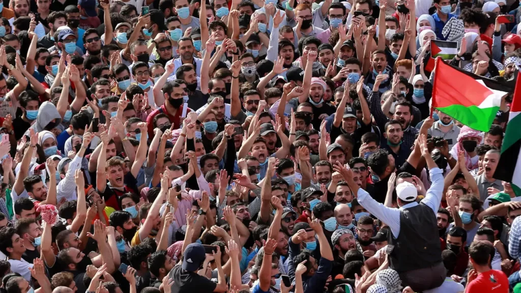 طوفان بشري في عواصم عربية لنصرة غزة وتنديدا بالحرب الإسرائيلية (شاهد)  وطن