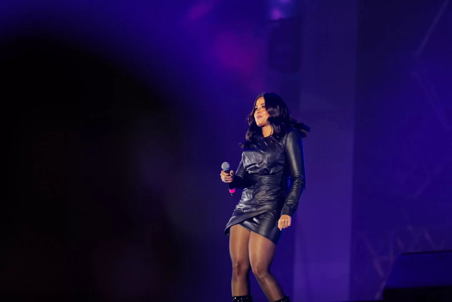 روبي بوصلات رقص ساخنة أمام السعوديين في “ساوند ستورم” على دماء غزة! (شاهد) وطن