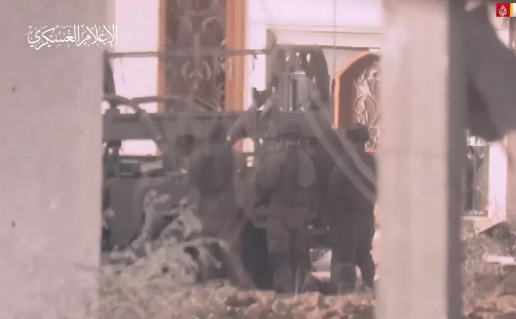 صراخ هستيري لجنود الاحتلال بعدما تفاجئوا بمقاتلي القسام أمامهم (فيديو) وطن