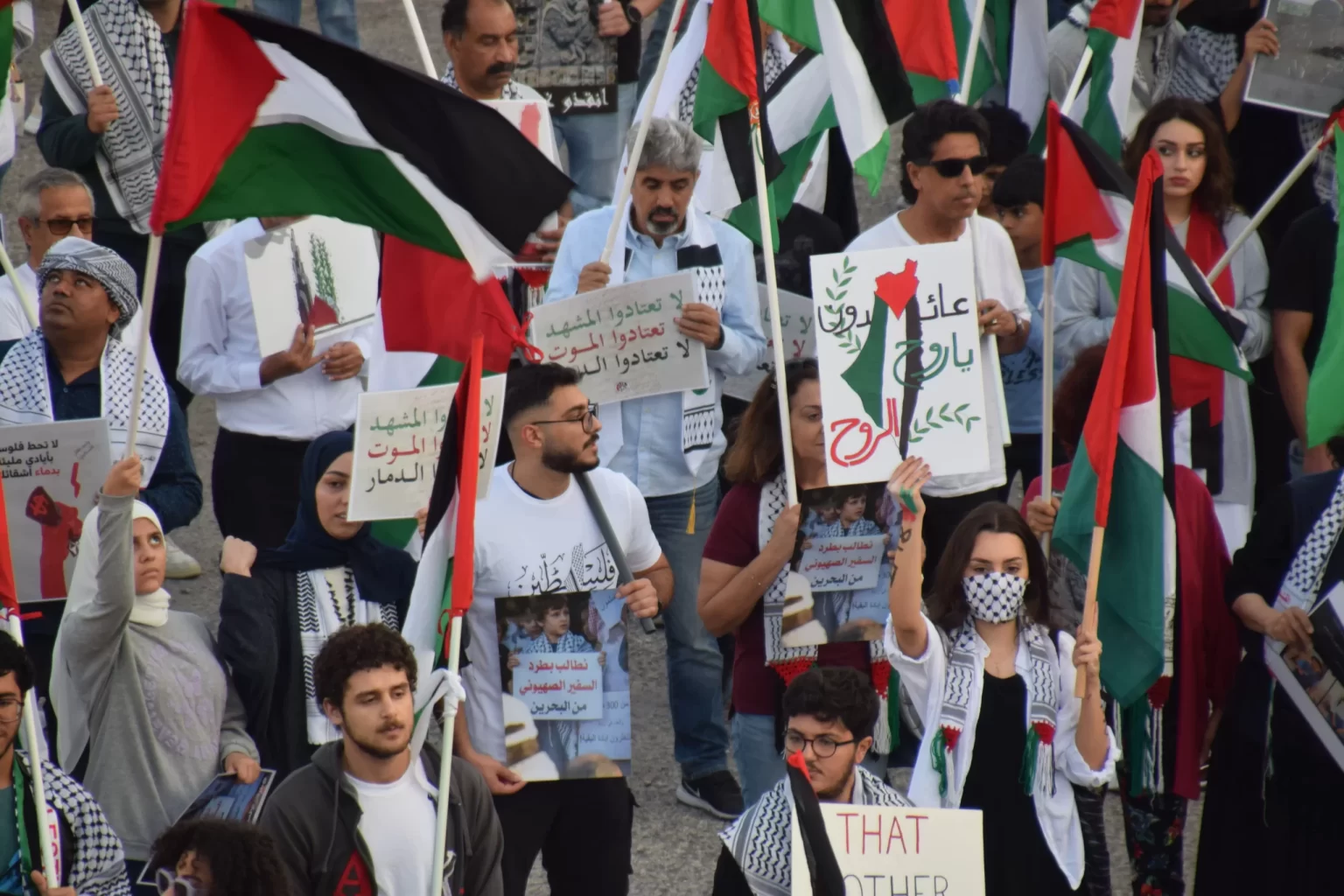 جامعة أردنية تفصل طالبين لتضامنهما مع غزة في تعدٍ صارخ على الحريات وطن