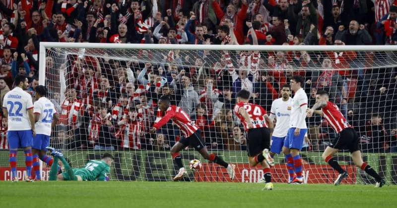 أتلتيك بيلباو يطيح ببرشلونة من كأس الملك برباعية