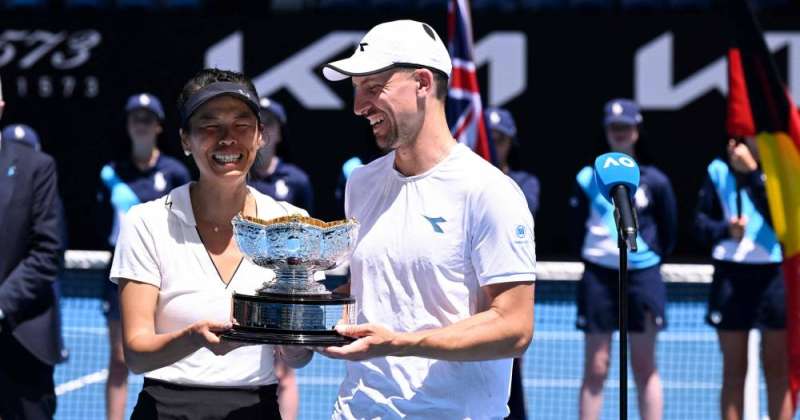 هسيه وزيلينسكي يفوزان بلقب الزوجي المختلط في ملبورن