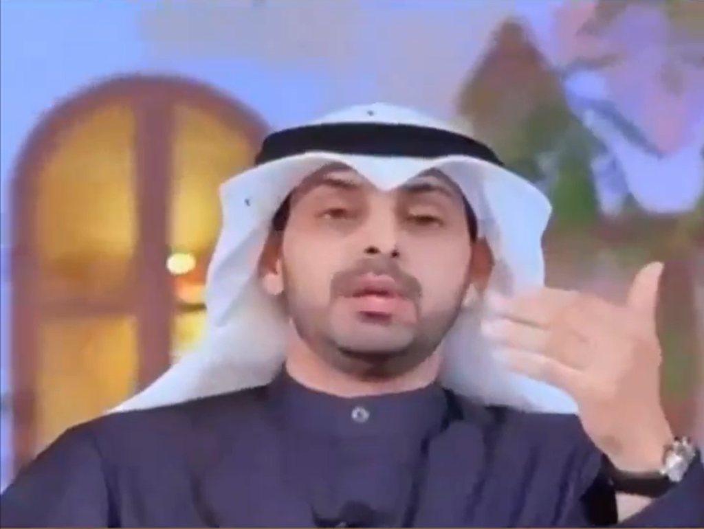 “ذباب تلفزيون الكويت” يثير جدلا ويستدعي تدخلا حكوميا.. ما القصة؟ (شاهد) وطن
