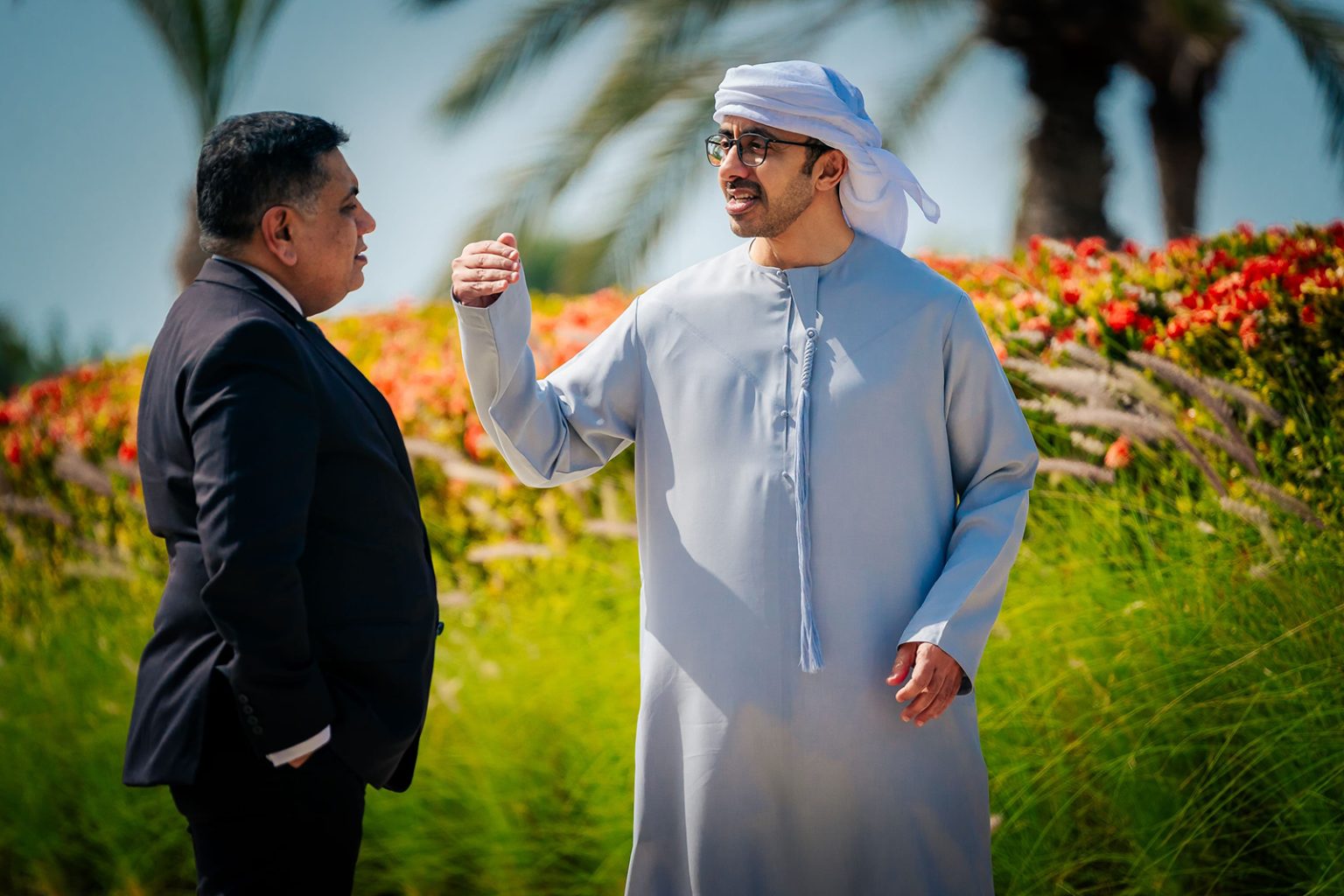 عبدالله بن زايد يستقبل اللورد طارق أحمد ويبحثان التطورات في المنطقة