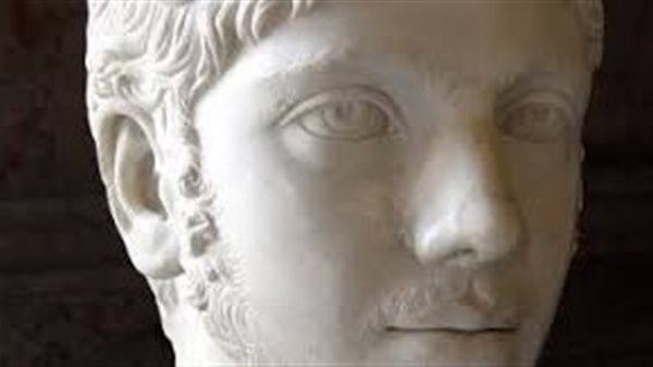 لماذا استهدف الحرس الإمبراطور الروماني إيل جبل ووالدته