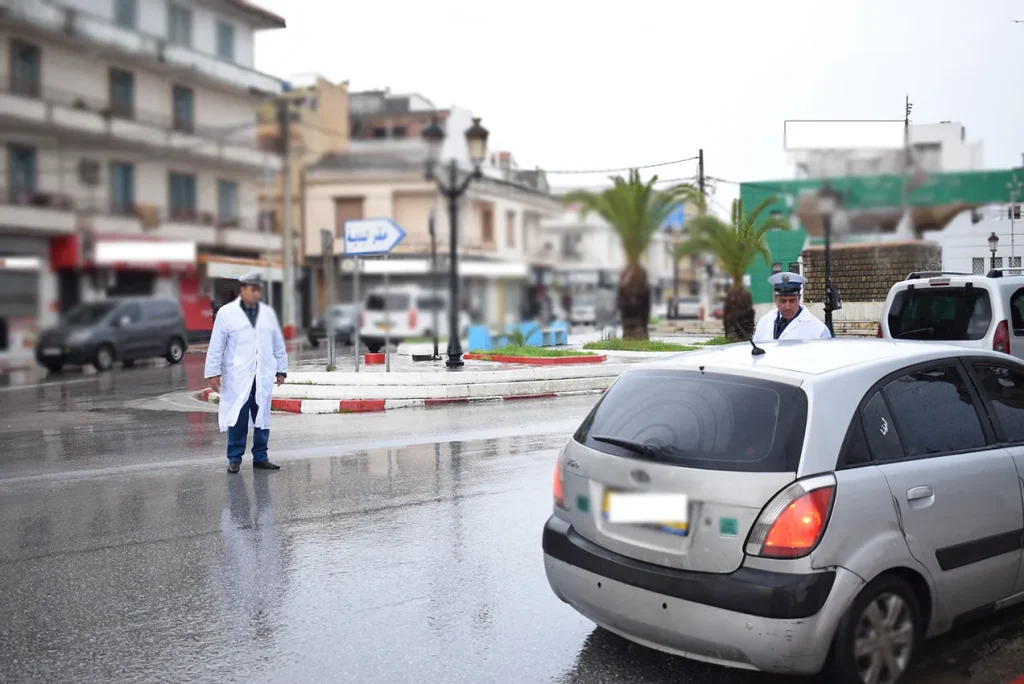 توقيف شخص متخصص في تزوير المحررات الإدارية والمصرفية