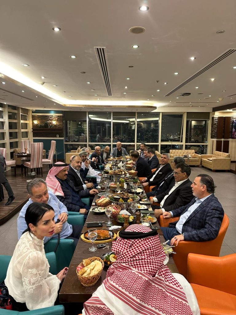 السفير يونس يكرم السفير التونسي بنميم لمناسبة انتهاء مهامه في الإمارات