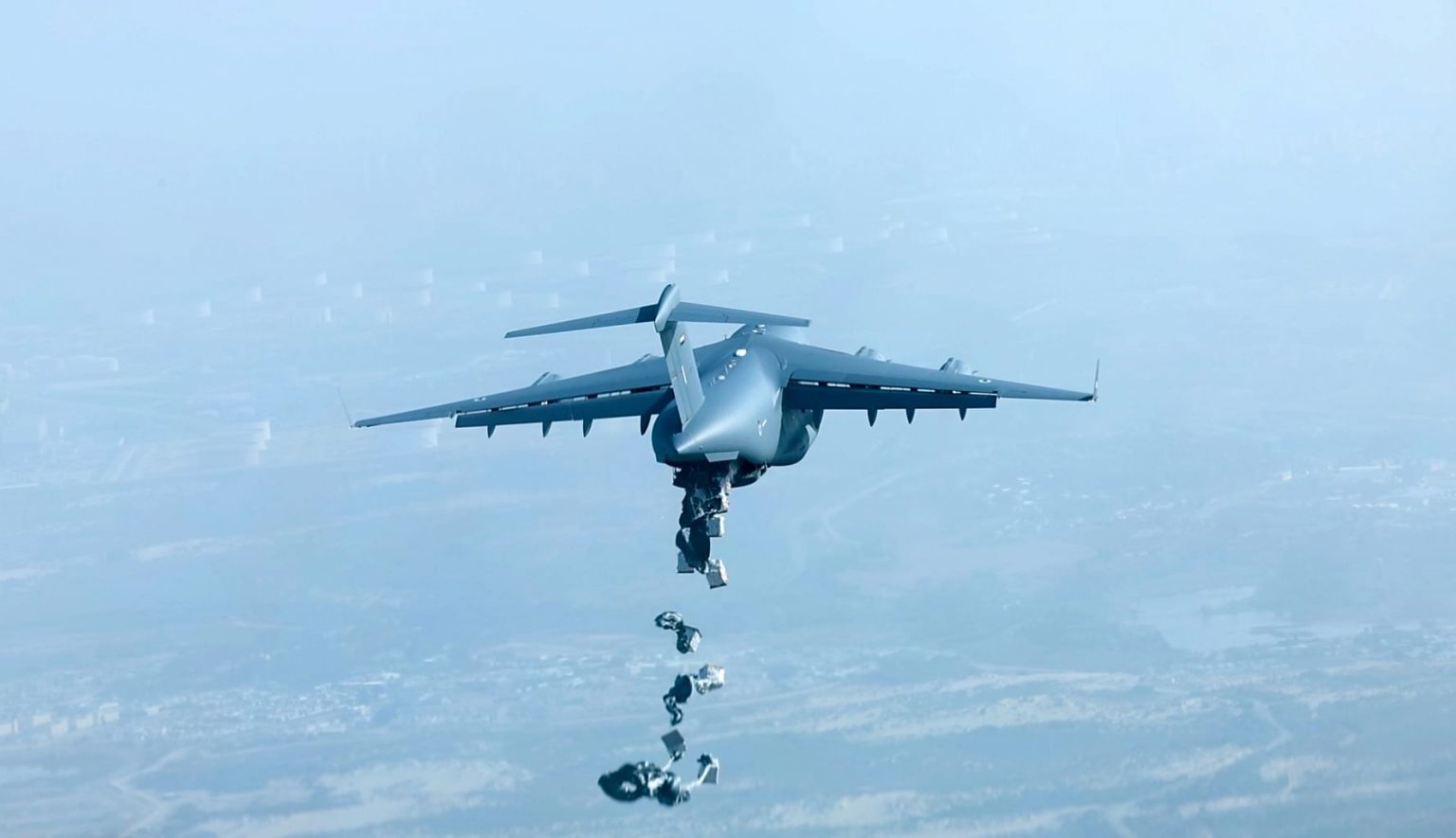 “طيور الخير” تنفذ 25 إسقاطا جويا للمساعدات الإنسانية والإغاثية شمال غزة