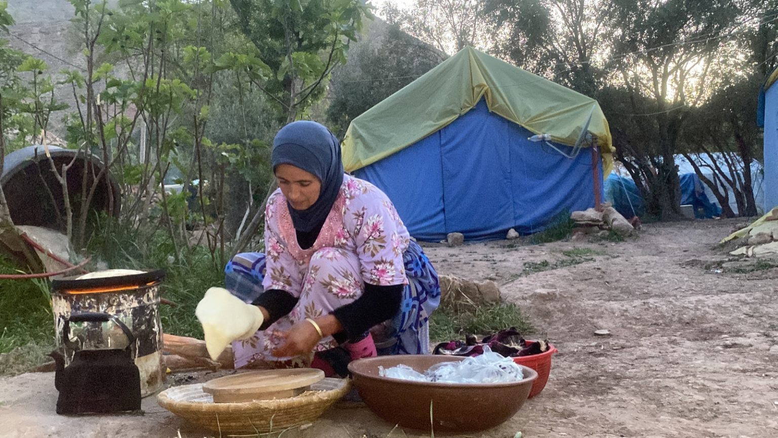 يعيشون ظروفا مزرية.. “العمق” تنقل معاناة ضحايا الزلزال في رمضان (فيديو)