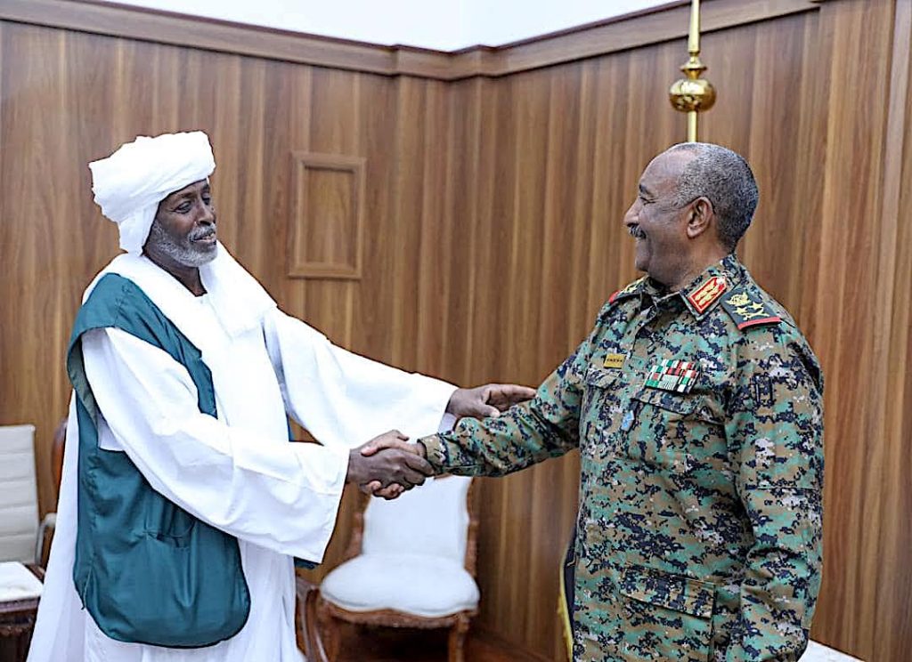 البرهان يلتقي وفد نظارة الهدندوة بقيادة ترك