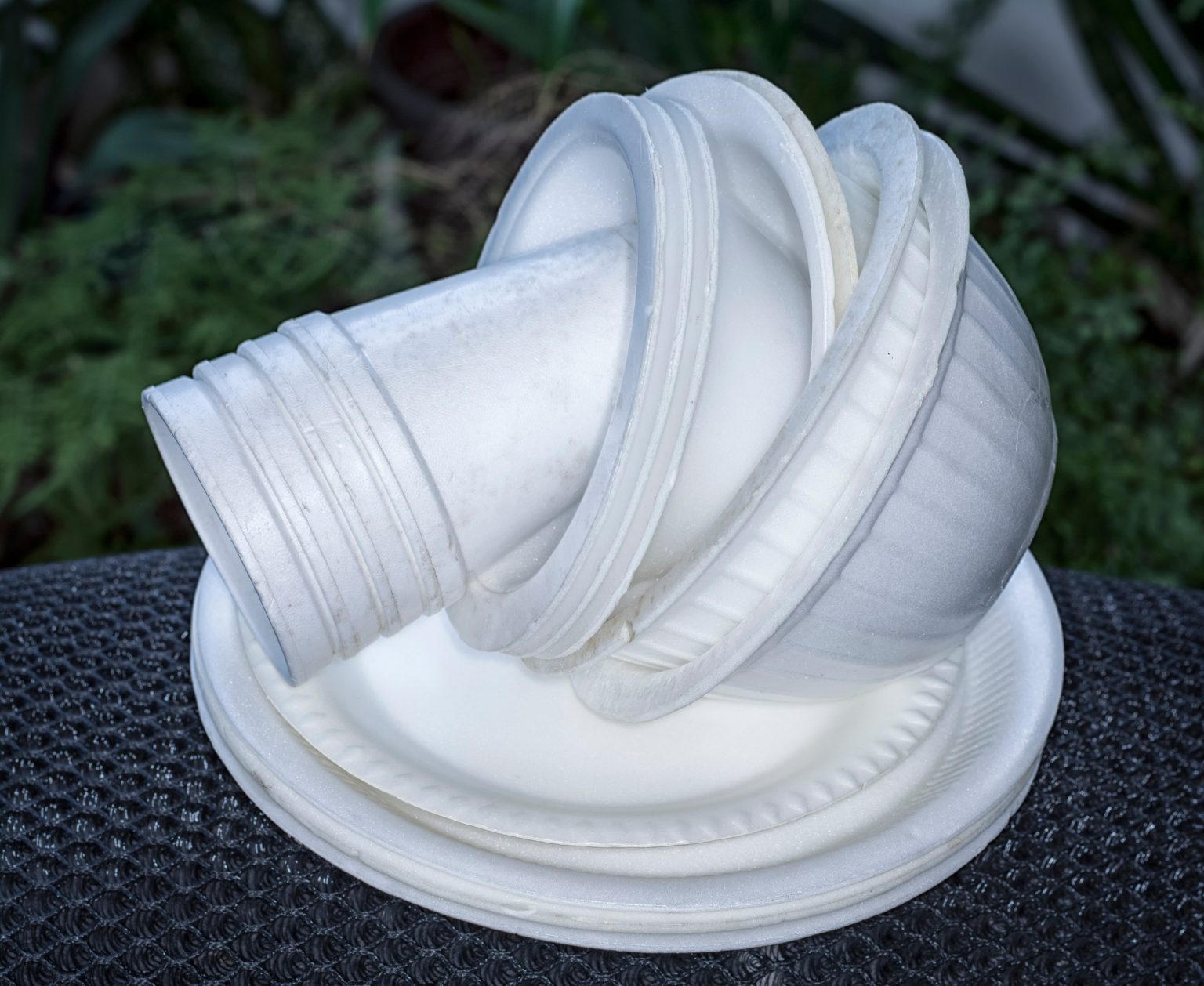 بعد نجاح حظر الأكياس البلاستيكية.. حظر منتجات الـ “فوم” ذات الاستخدام الواحد في أبوظبي