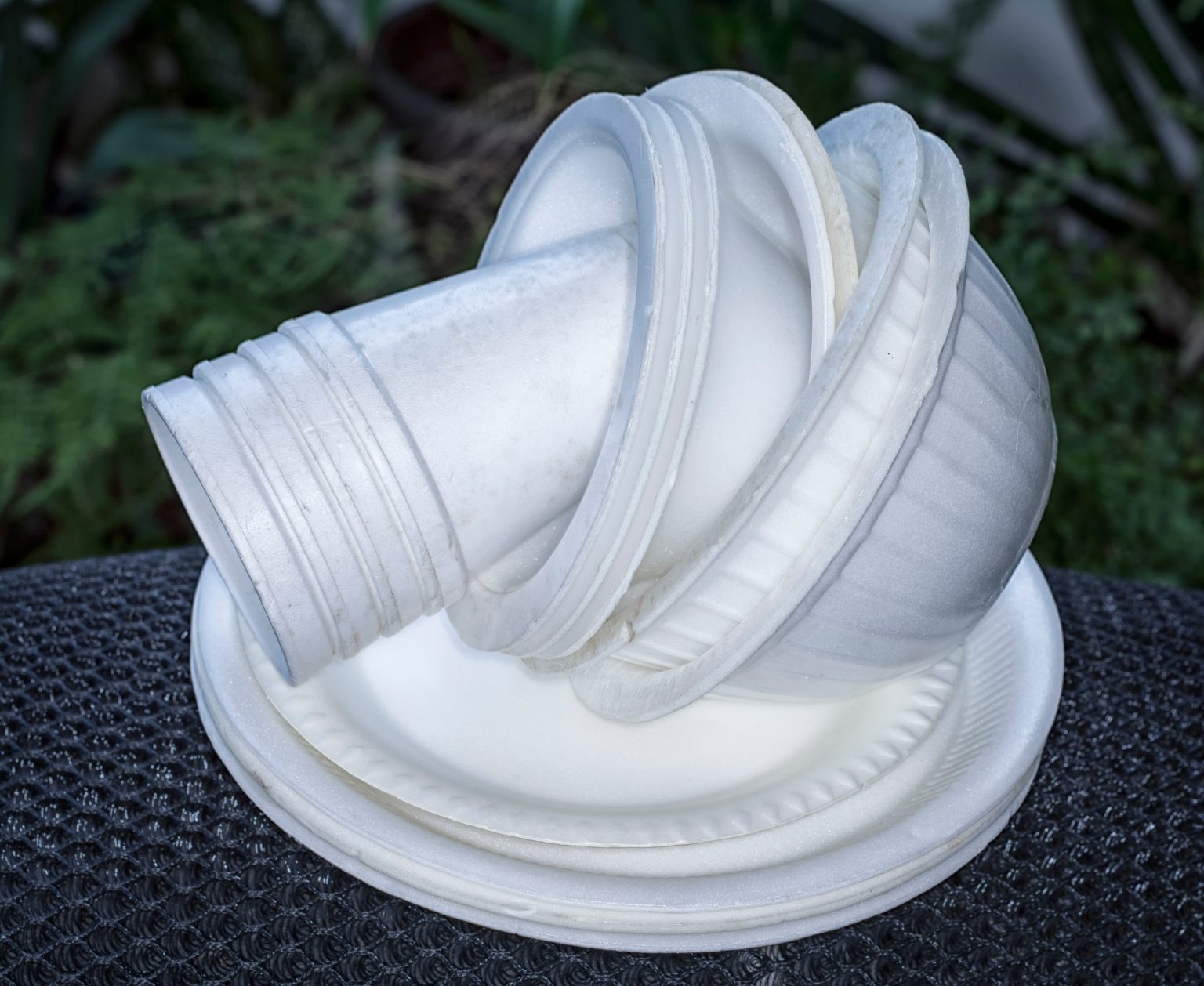 حظر بعض منتجات ” الستايروفوم” يدخل حيز التنفيذ في أبوظبي غداً