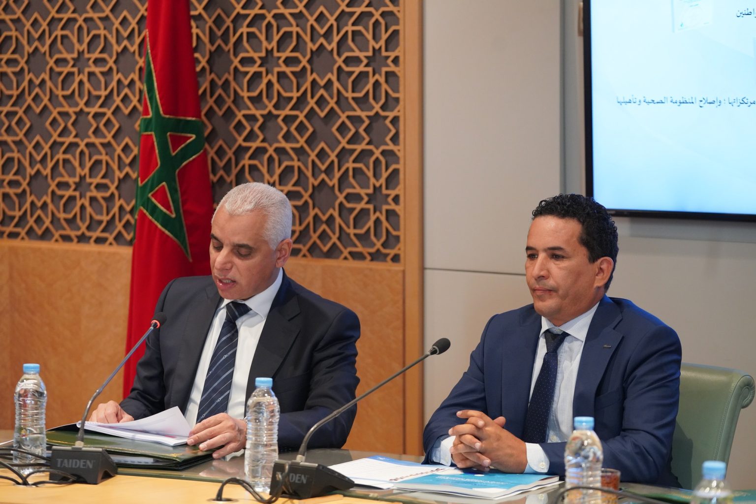 بعد القضاء.. نواب يحاصرون وزير الصحة بعد ضجة لقاح “أسترازينيكا”