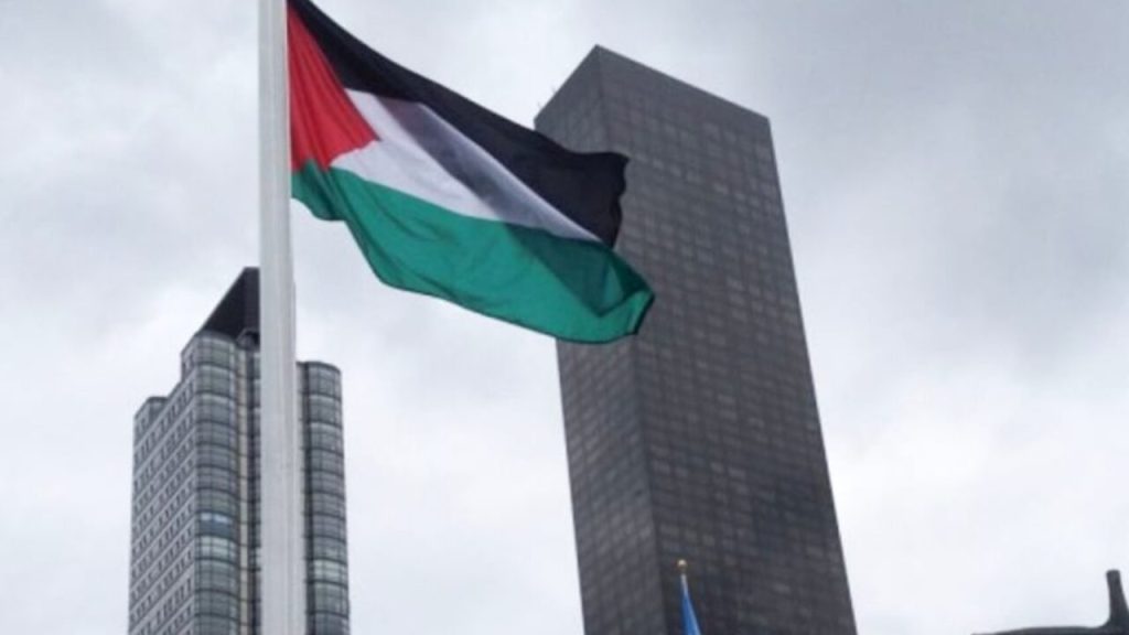 إسبانيا والنرويج وأيرلندا تعترف رسميا بدولة فلسطين