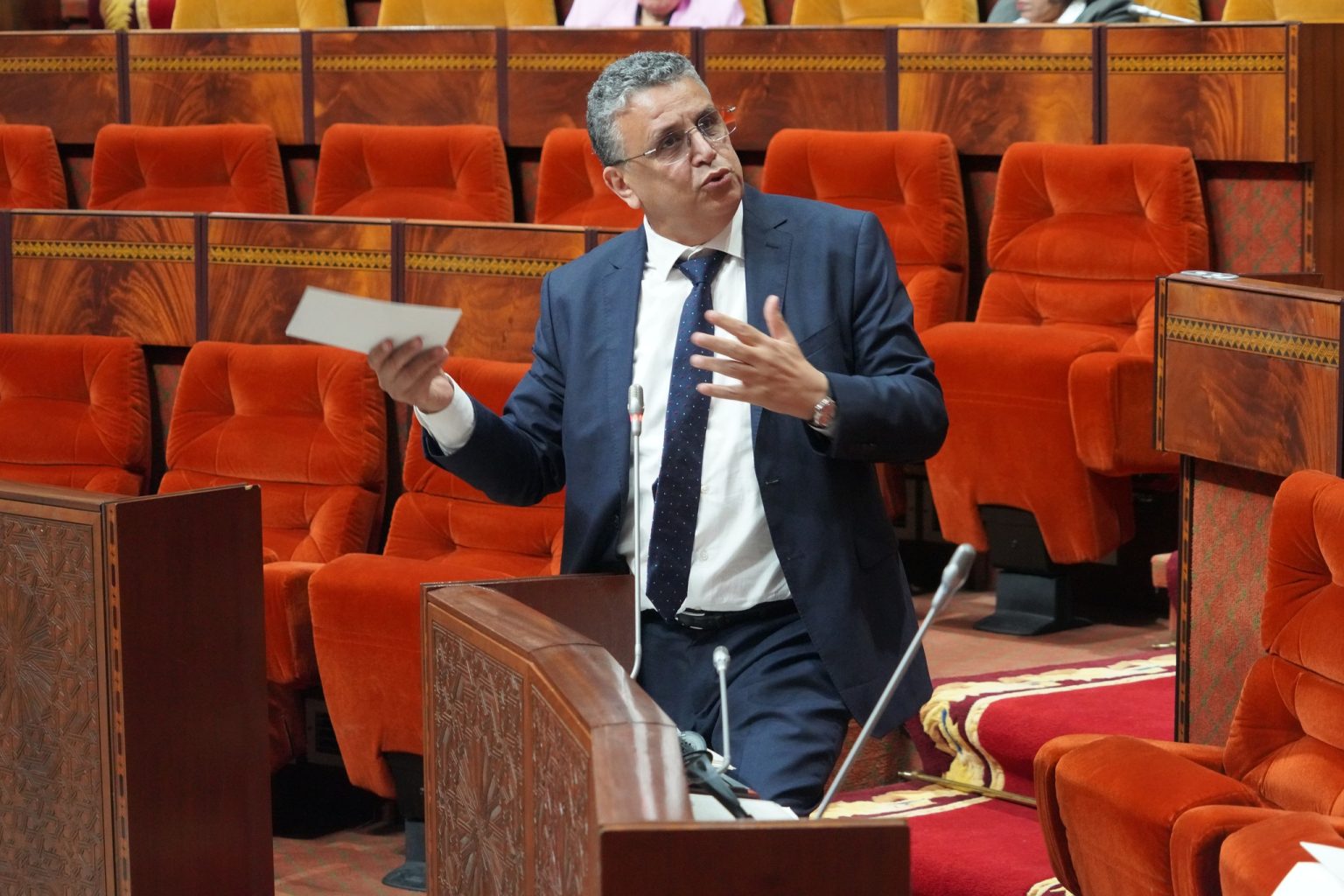 وزير العدل يقر بالتدخل لإخراج أستاذ جامعي من السجن ويشرح مبرراته