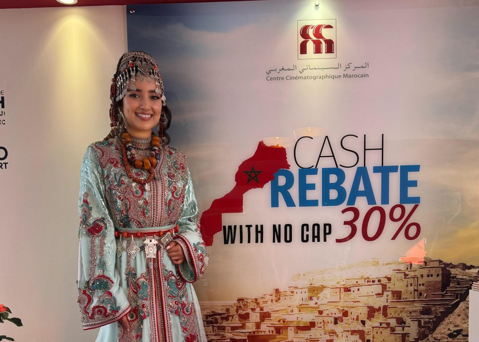 بقفطان يعكس “الثقافة الأمازيغية”.. الزياري تتألق في مهرجان “كان”