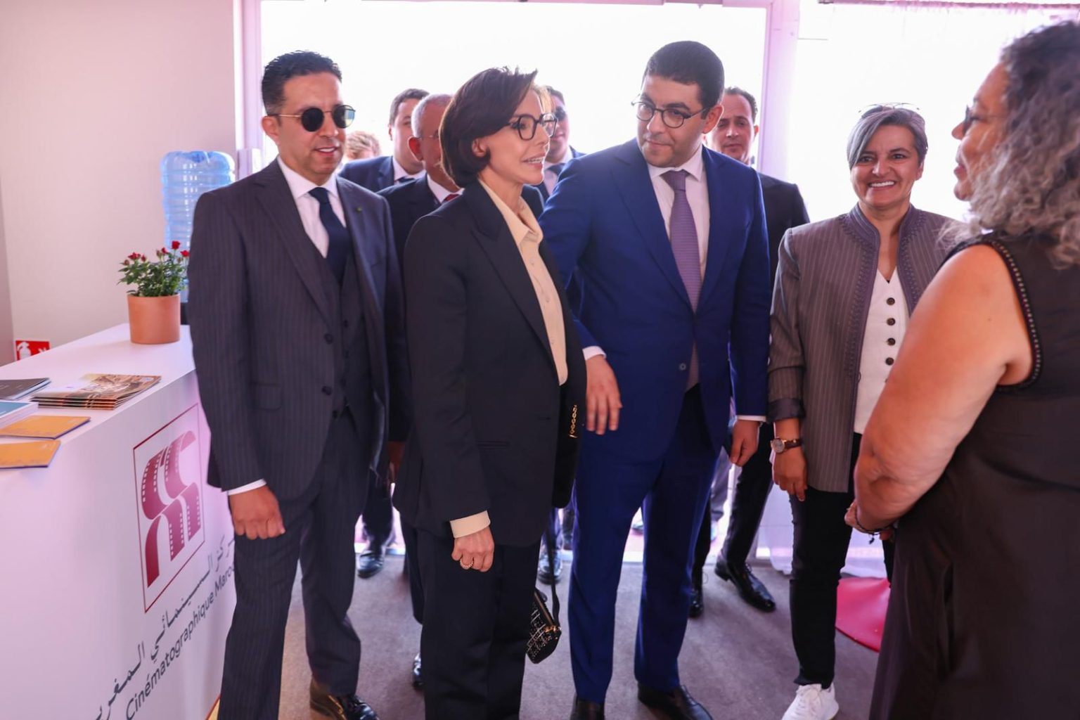 وزيرة الثقافة الفرنسية تزور الجناح المغربي بمهرجان كان السينمائي