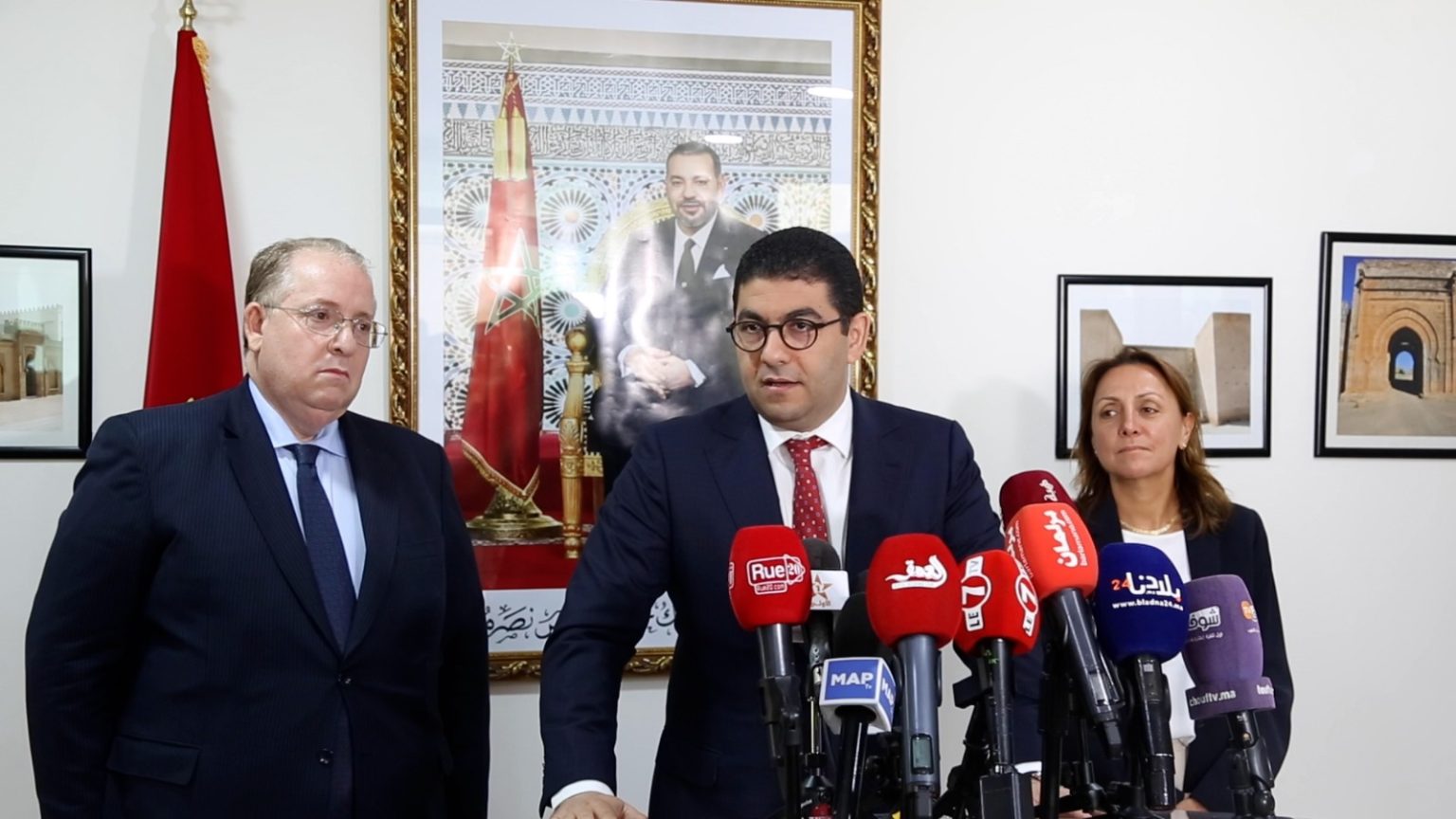 وزارة بنسعيد توقع اتفاقية مع بريد بنك وVISA لتطوير “جواز الشباب”