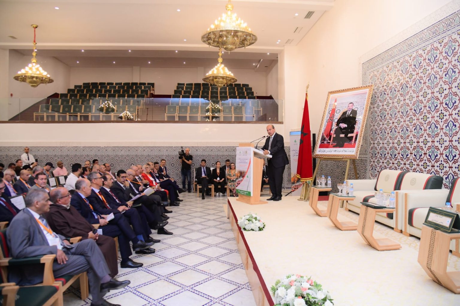 الحكومة ملتزمة باستكمال الجهوية المتقدمة ونقل اختصاصات واسعة إلى الجهة