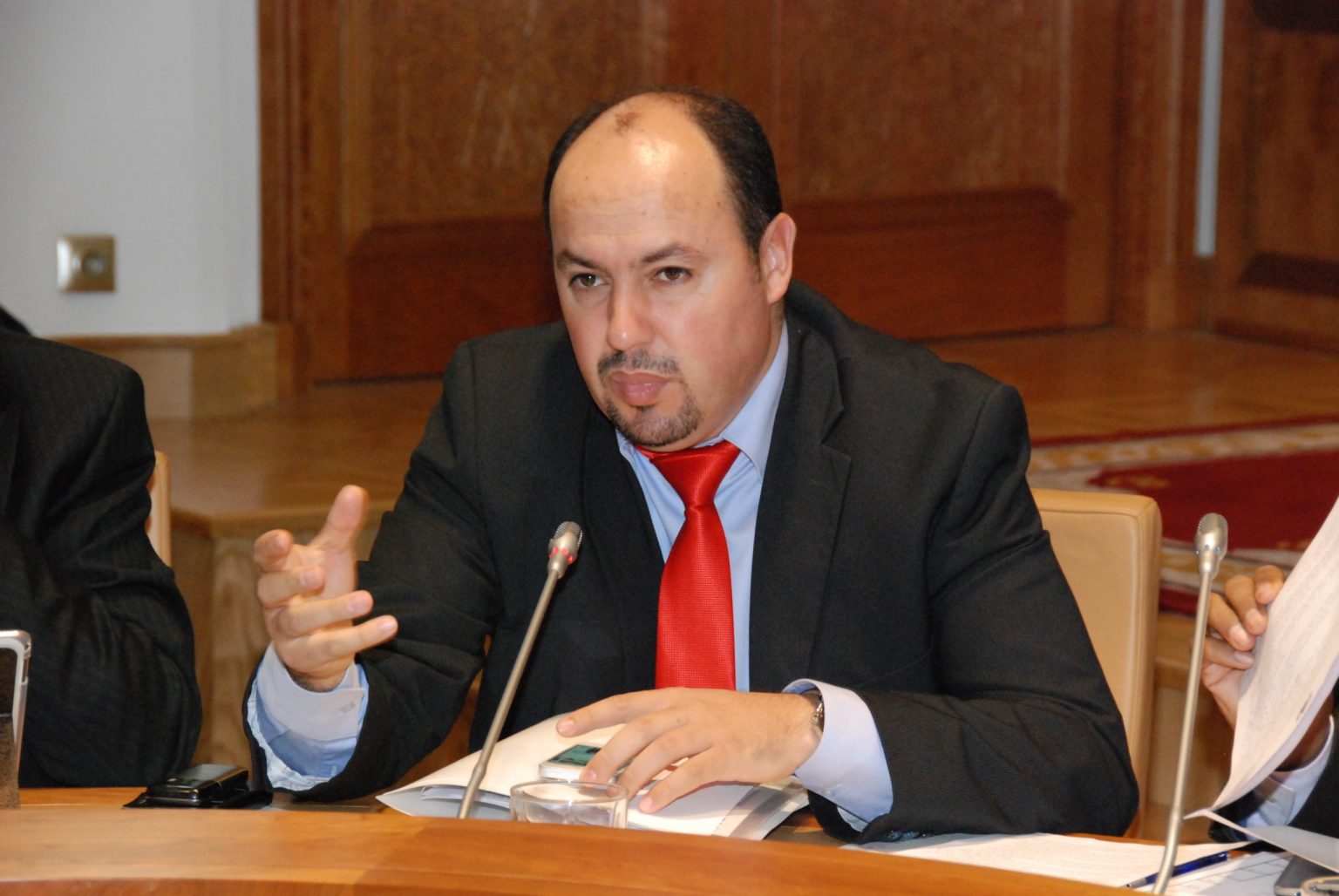 جدل مناقشة حصيلة الوزراء .. بروحو يحذر من انحراف الوظيفة الرقابية للبرلمان