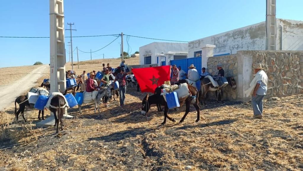 العطش يخرج قرويين بتاونات في مسيرة احتجاجية