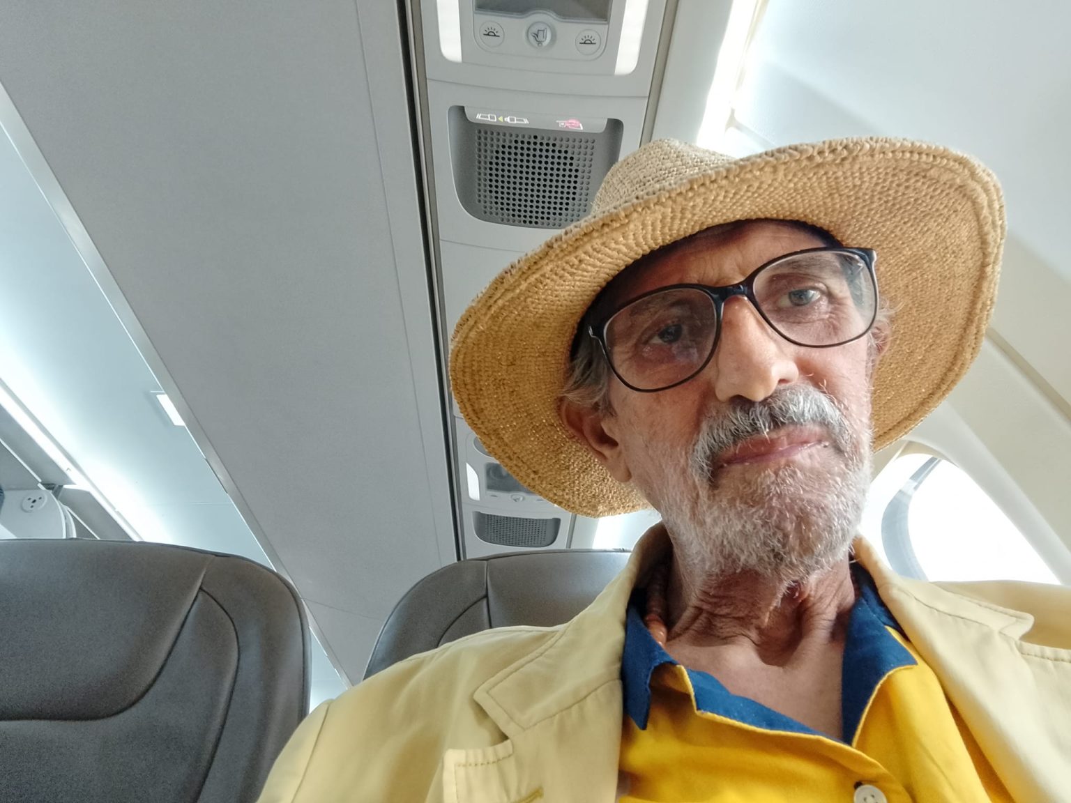 مروجو إشاعة وفاتي والمتنبئون بدخولي للنار “مرضى نفسيون يفتقرون للتربية”