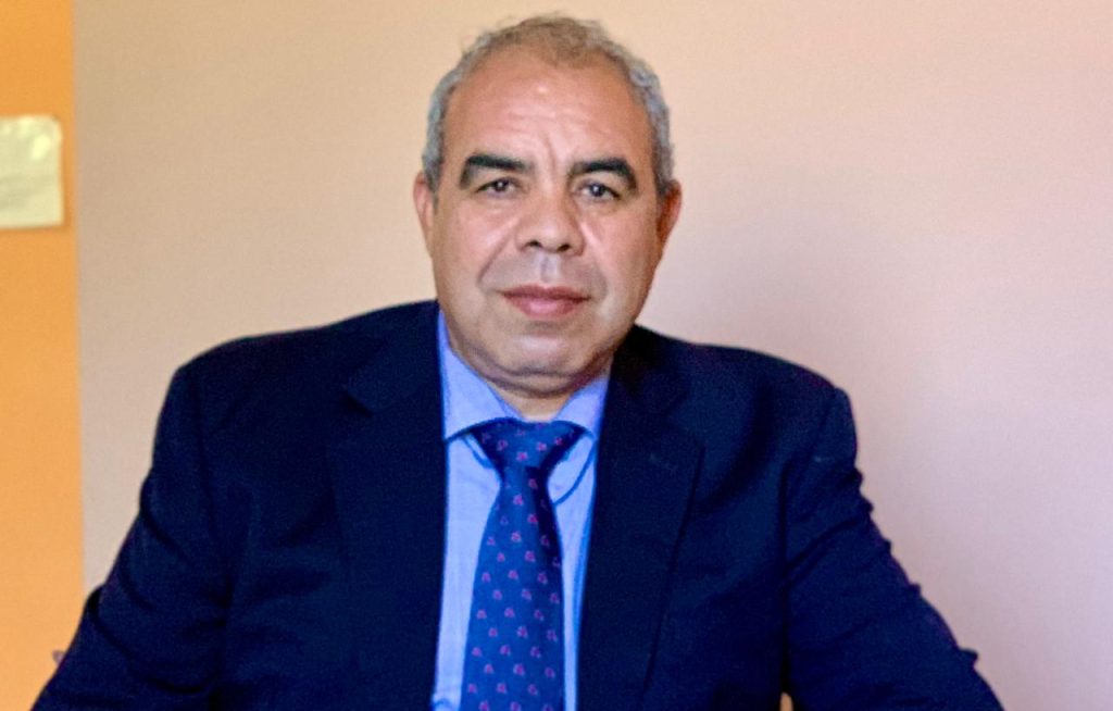 لغز مسارات ملكية لا ترضى إلا بالصعود والصمود