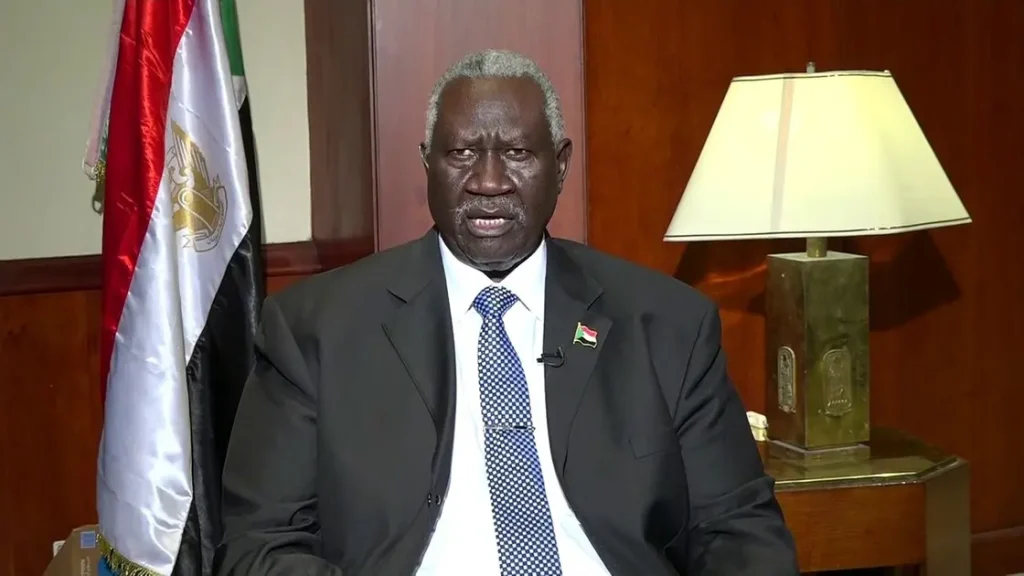 عقار يطلع على أداء الجهاز التنفيذي وخطط وبرامج الحكومة