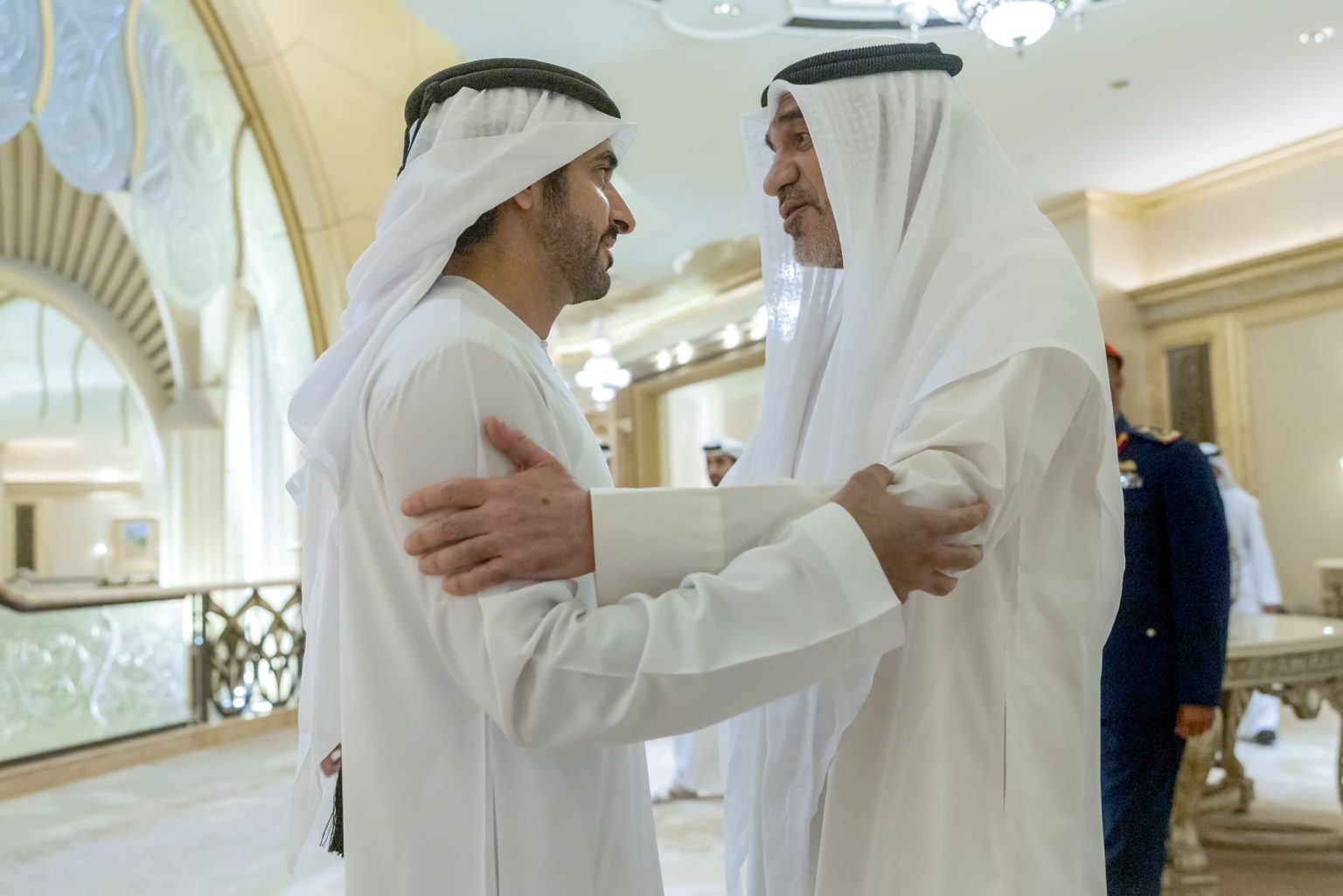 حمدان بن محمد يستقبل النائب الأول لرئيس مجلس الوزراء ووزير الدفاع ووزير الداخلية الكويتي