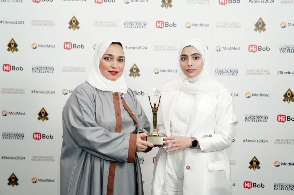 إقامة دبي تحقق الجائزة الذهبية في جوائز ستيفي 2024 لأنظمة التطوير التنظيمي وتخطيط المواهب