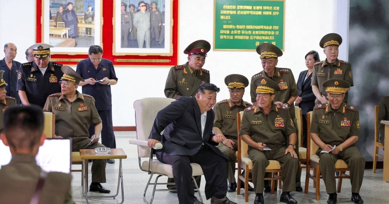 كيم: أصبحنا قريبين من امتلاك غواصات وسفن حربية كبيرة