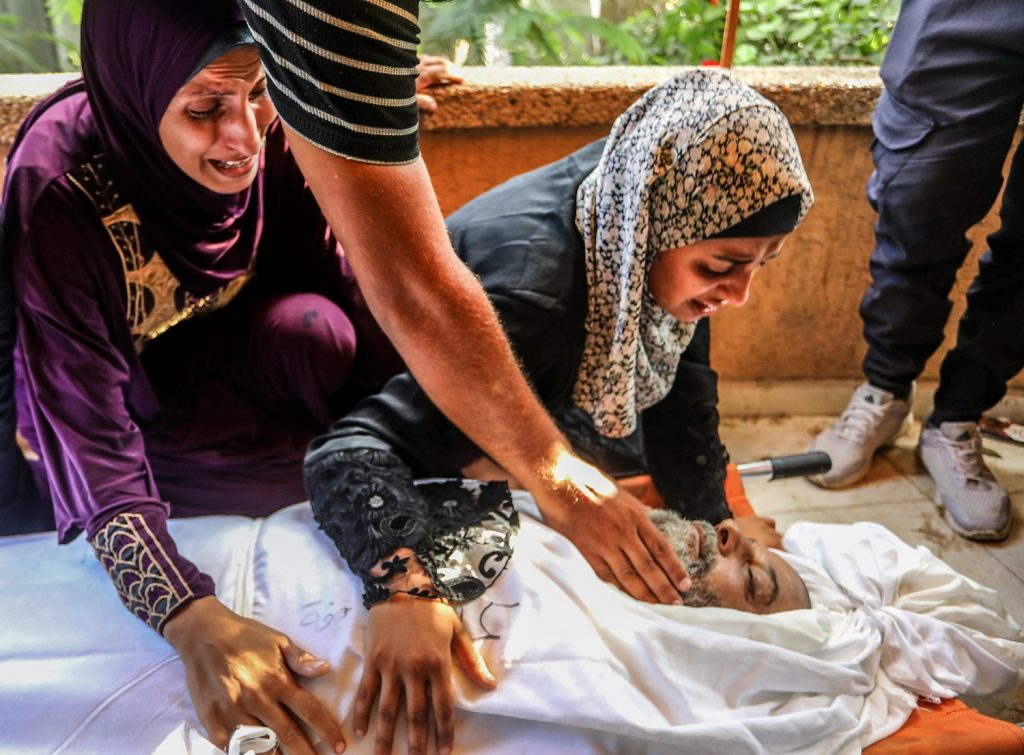 أربعة شهداء بقصف الاحتلال مدرسة تؤوي نازحين شمال غزة