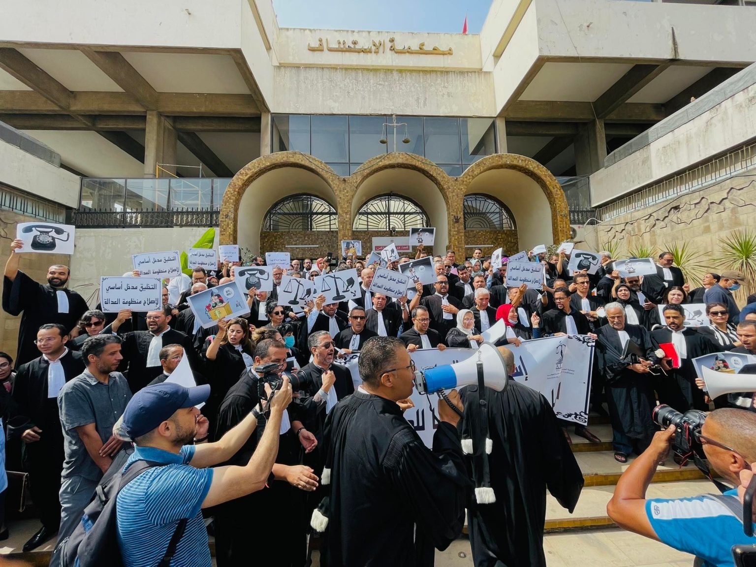 نقيب المحامين بالبيضاء يدعو للتظاهر ضد مشروع قانون المسطرة المدنية