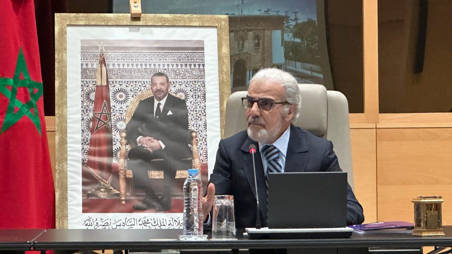 والي بنك المغرب يعلق على أحداث الفنيدق.. ويبدي مخاوف من تكاليف الحوار الاجتماعي