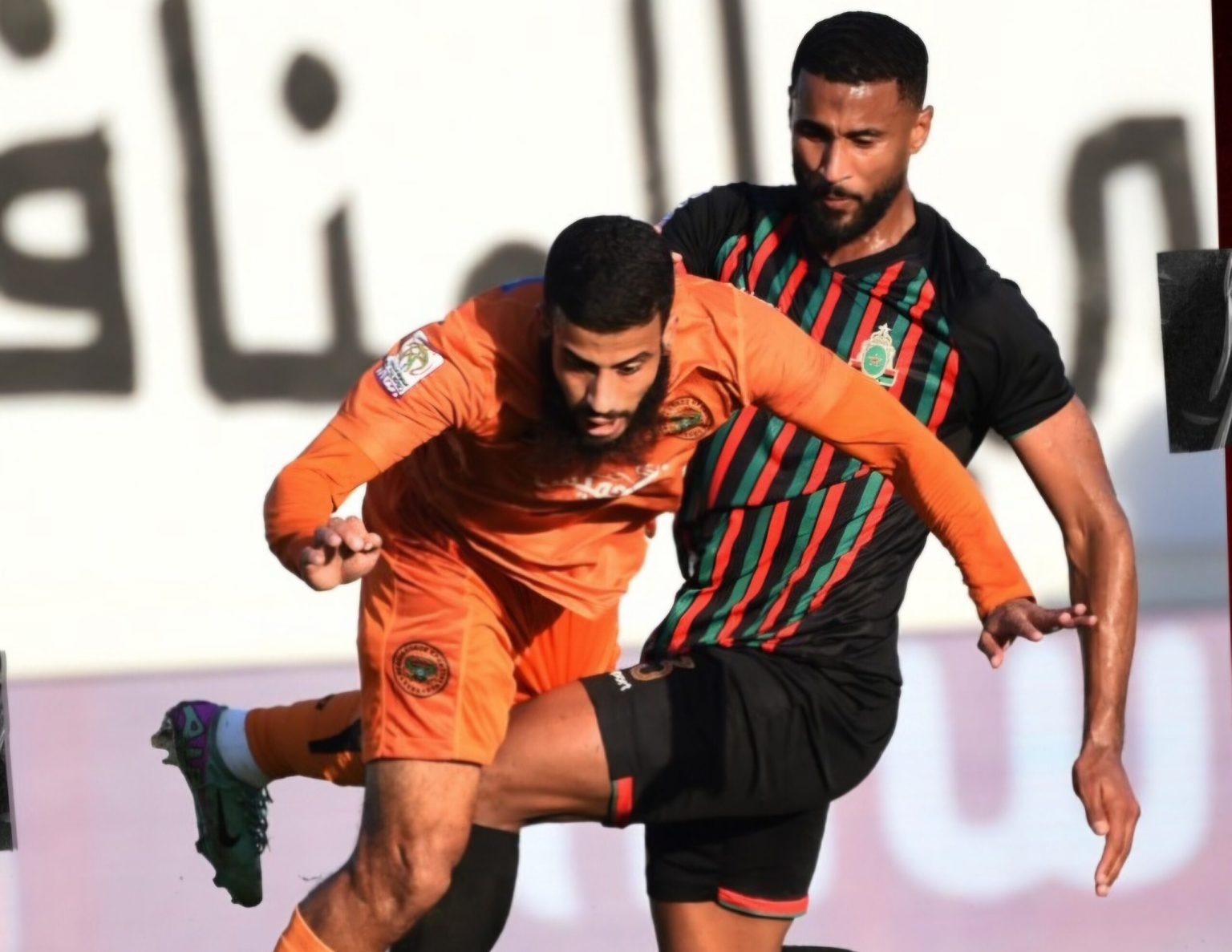 قمة الجيش الملكي ونهضة بركان تنتهي على إيقاع التعادل الإيجابي