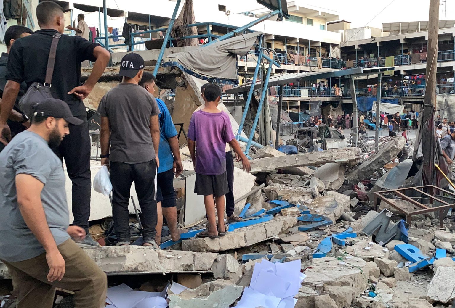 13 إصابة جديدة جراء استهداف طائرات الاحتلال مركز إيواء في مخيم جباليا