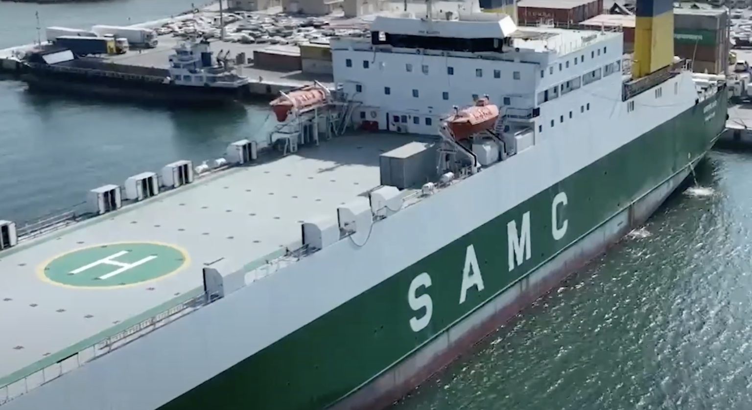 ضمن عملية الفارس الشهم 3.. الإمارات تُسير سفينة المساعدات الإنسانية الخامسة إلى قطاع غزة