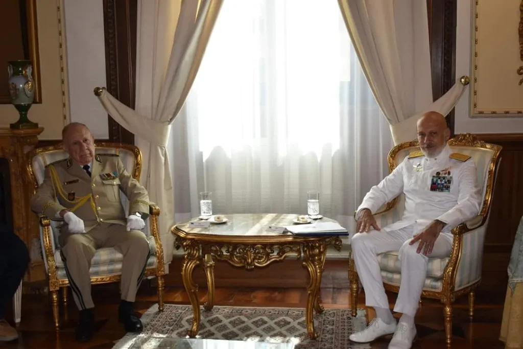 تعزيز التعاون العسكري بين الجزائر وإيطاليا