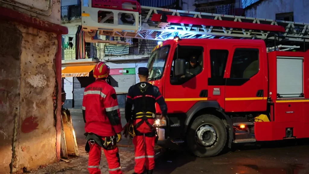 غليزان: حريق يأتي على 100 شجرة