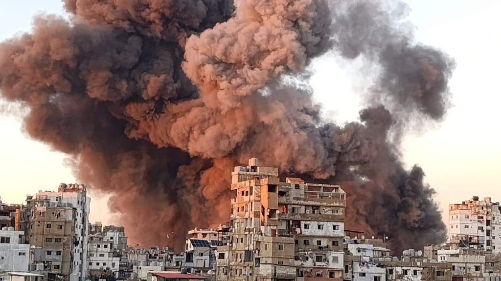 رغم تطمينات الحكومة.. مغاربة بلبنان يتهمون الخارجية المغربية بتجاهل نداءات إنقاذهم