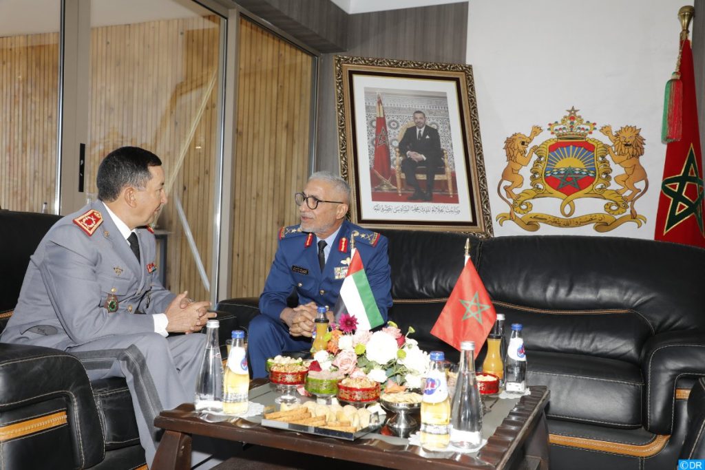 المفتش العام للقوات المسلحة يستقبل رئيس أركان الجيش الإماراتي