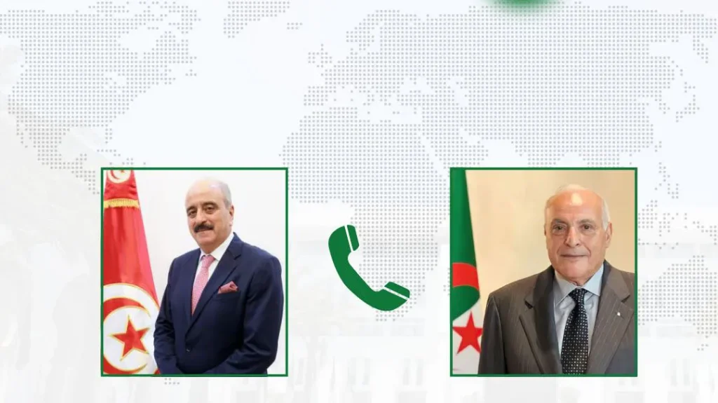 عطاف يتلقى اتصالا هاتفيا من نظيره التونسي