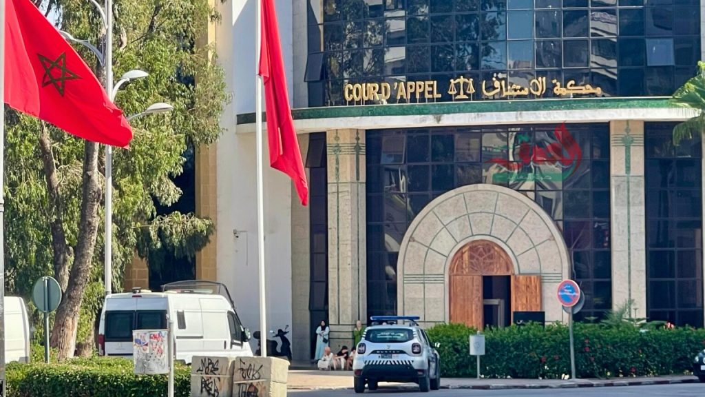 يتزعمها إيطاليون.. جنايات طنجة تدين عصابة تهرب السيارات المسروقة إلى المغرب