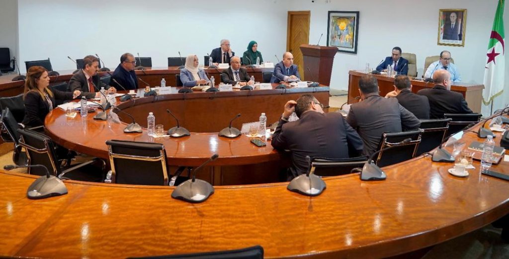 “جودة المعلومة” محور لقاء وزير الصناعة مع مسؤولي شركة “ECOFIE”