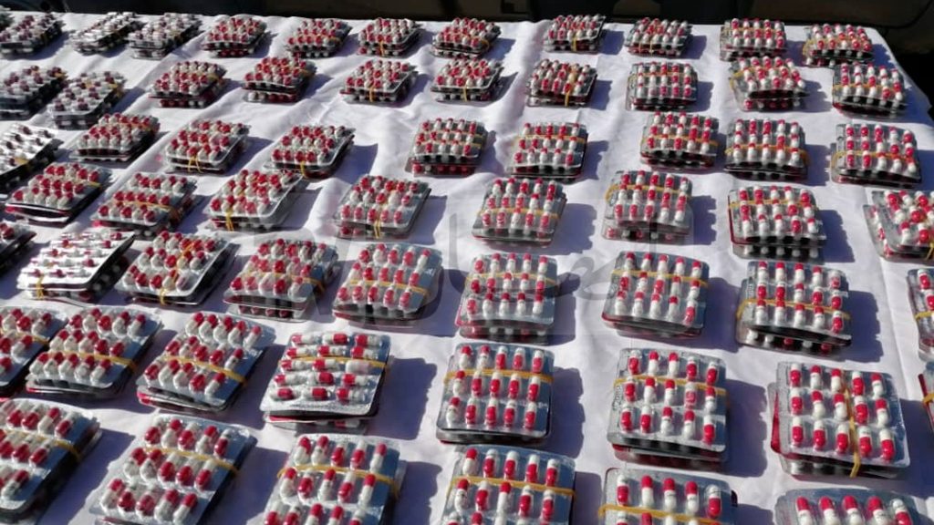 الإطاحة بشبكة تتاجر بالمهلوسات وحجز أكثر من 13 ألف قرص