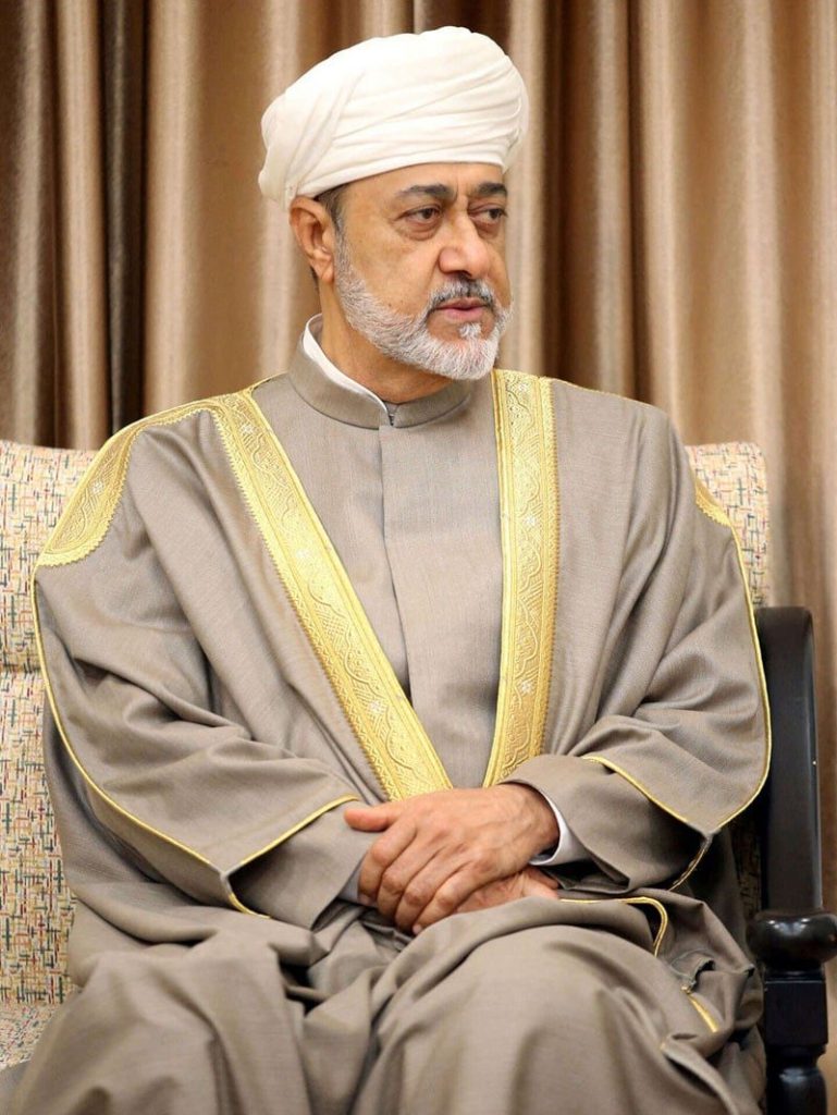 مسقط تبذل جهودا معلنة وغير معلنة لاحتواء التوترات في المنطقة