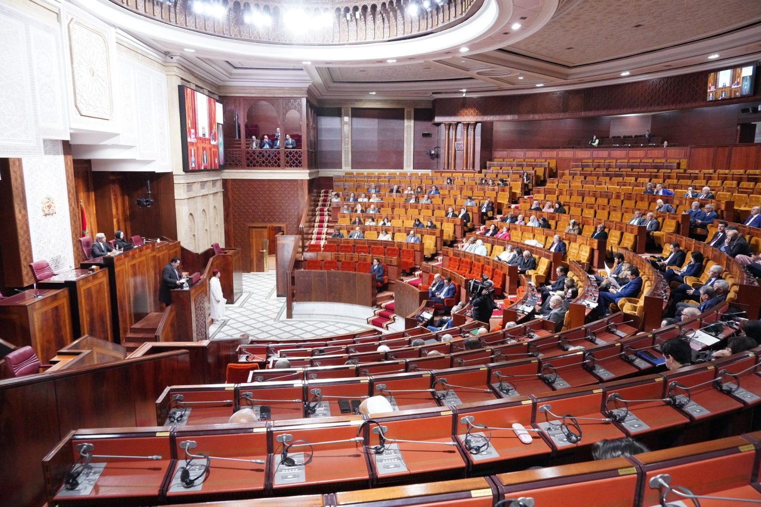 الأغلبية تشيد بتحفيز الاستثمار وتدعو للحد من الفلاحة التصديرية